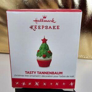 Tasty Tannenbaum - Hallmark Miniature Ornament 2016
